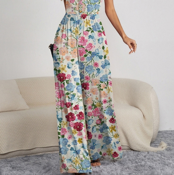 Buttoned Beauty Wide Leg Jumpsuit - Floral - Picture 5 of 6